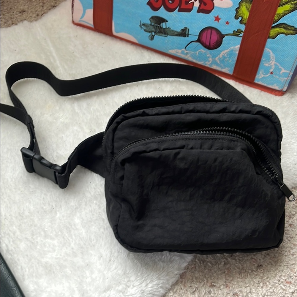 Baggu Fanny crossbody bag